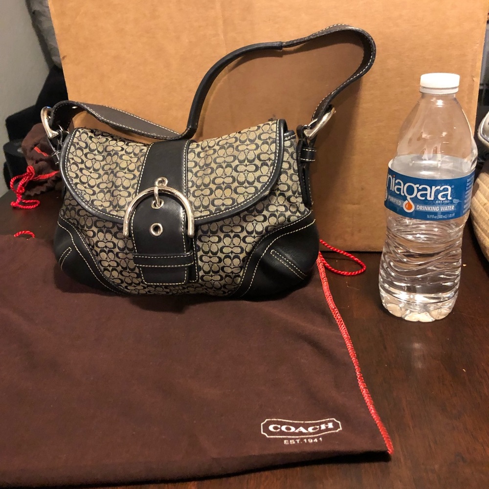 Coach hand purse w dust bag
